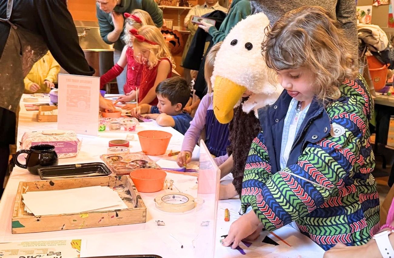 Kids make crafts at Philly Arts Center's school day off camp.
